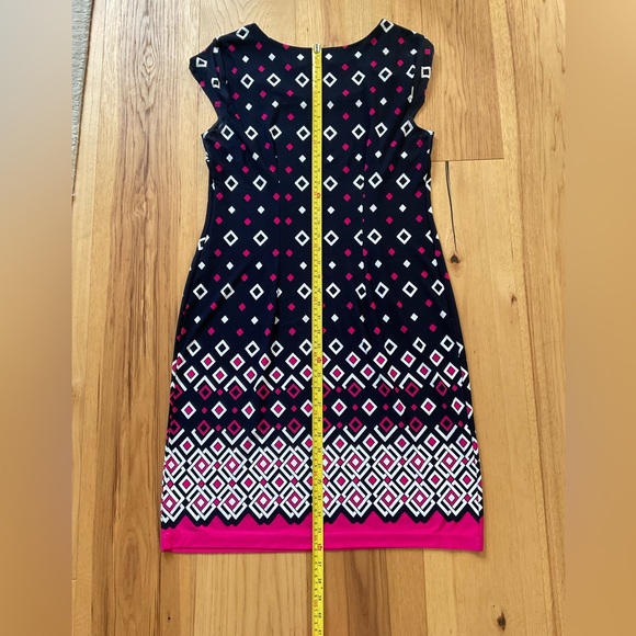 Liz Claiborne Black Diamond Design Sheath Dress, Size Medium - Picture 8 of 8